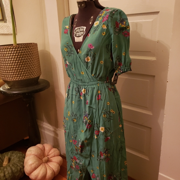Green Floral Express Maxi Dress - Picture 3 of 7